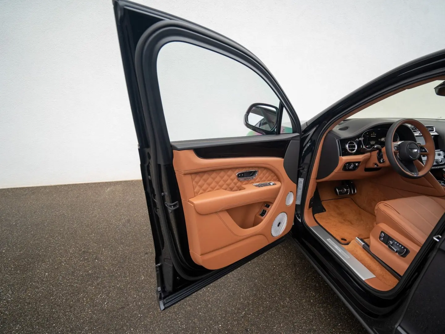 Bentayga Azure V8
