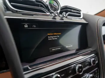 Bentayga Azure V8