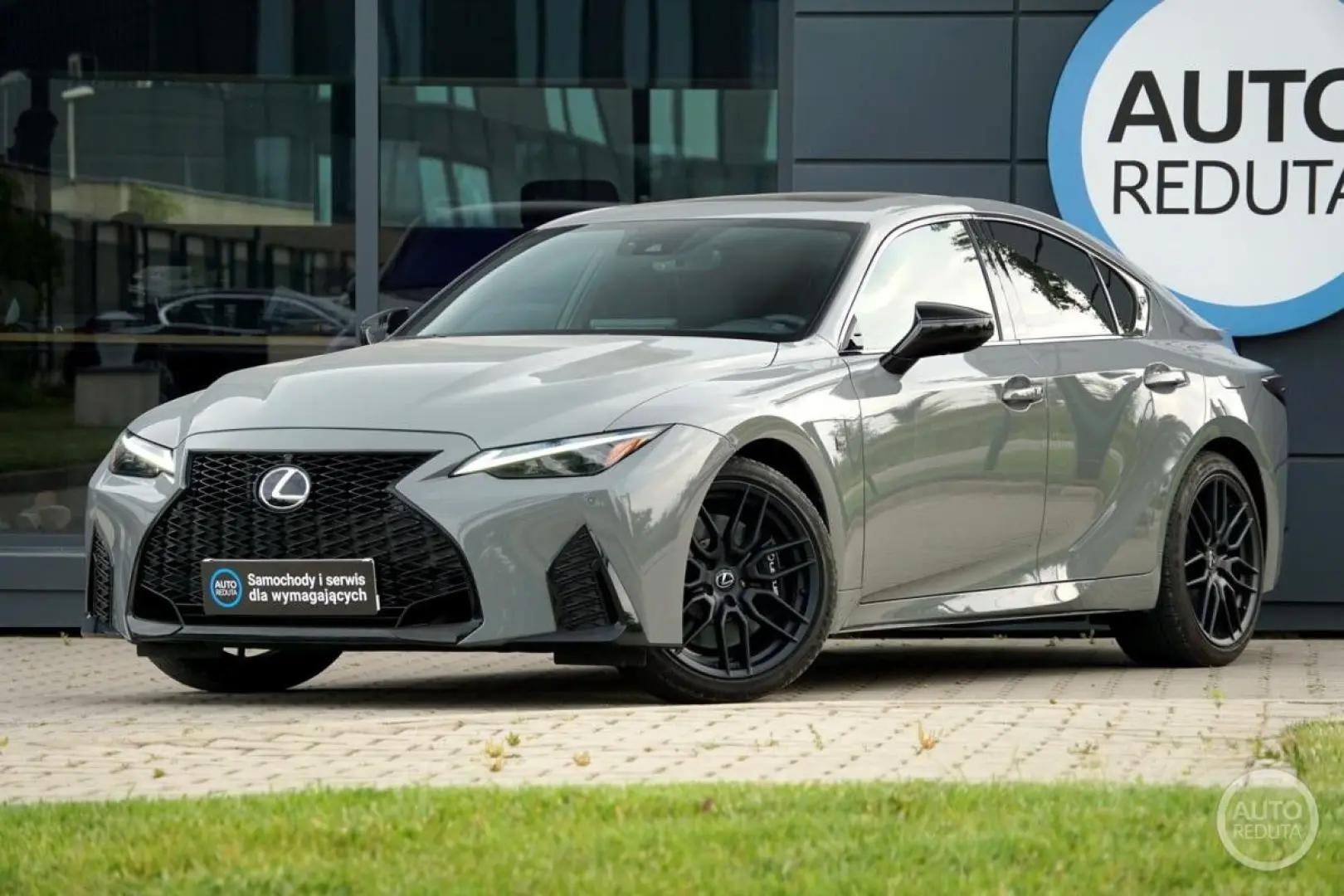 IS 500 F Sport Performance