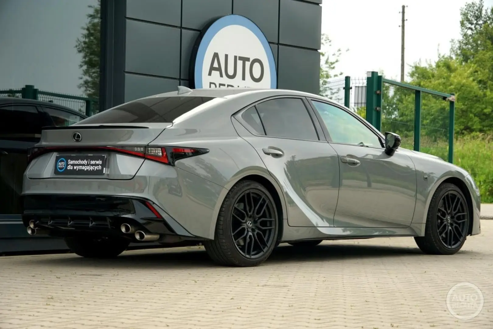 IS 500 F Sport Performance