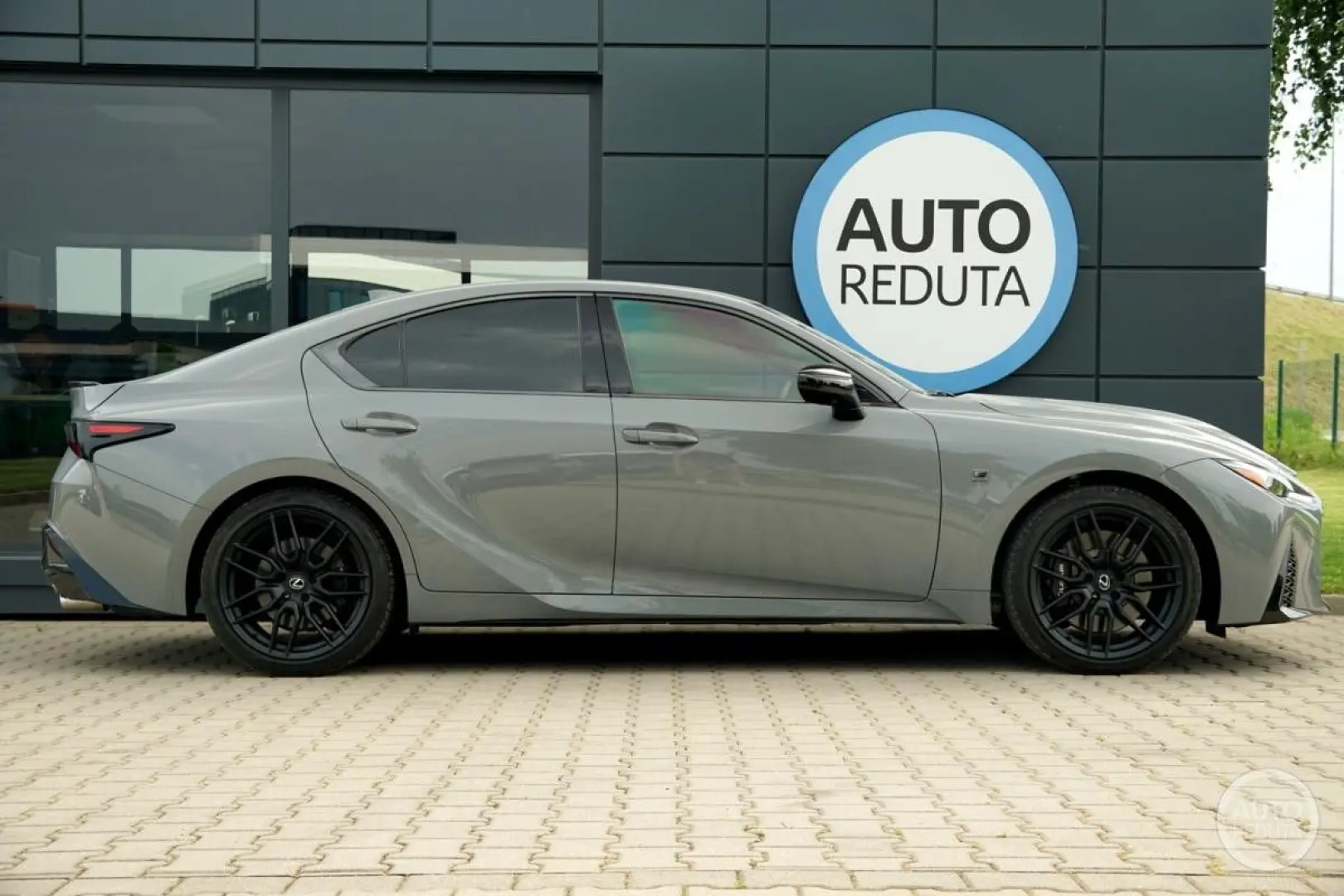 IS 500 F Sport Performance