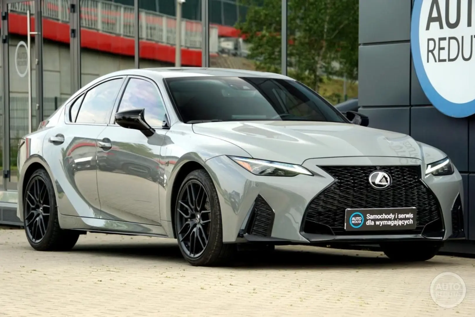 IS 500 F Sport Performance