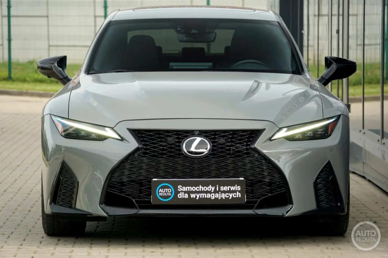 IS 500 F Sport Performance