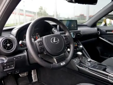 IS 500 F Sport Performance