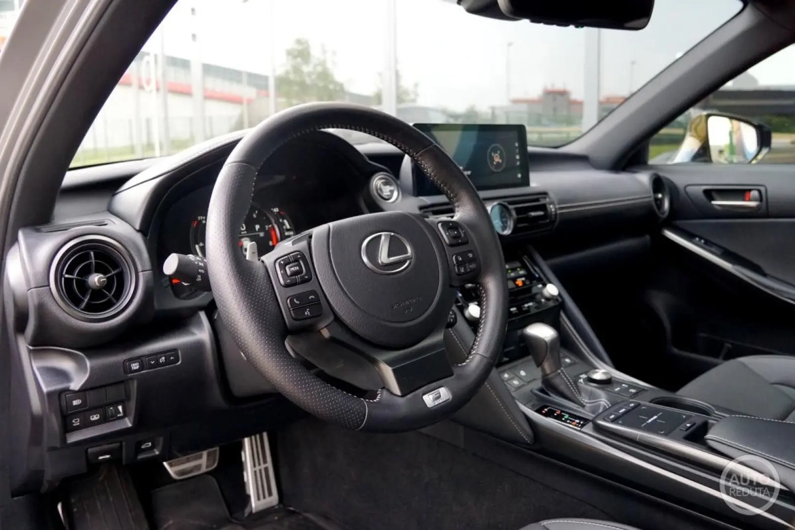 IS 500 F Sport Performance
