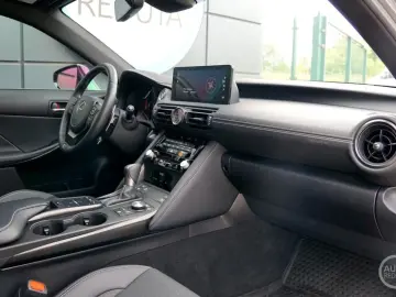 IS 500 F Sport Performance