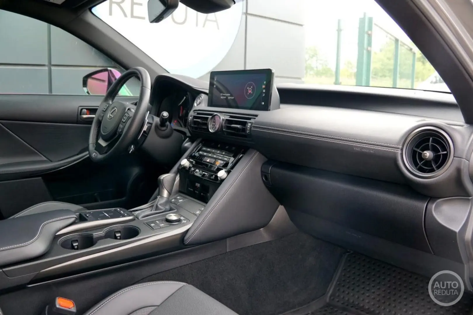 IS 500 F Sport Performance