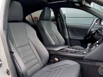 IS 500 F Sport Performance