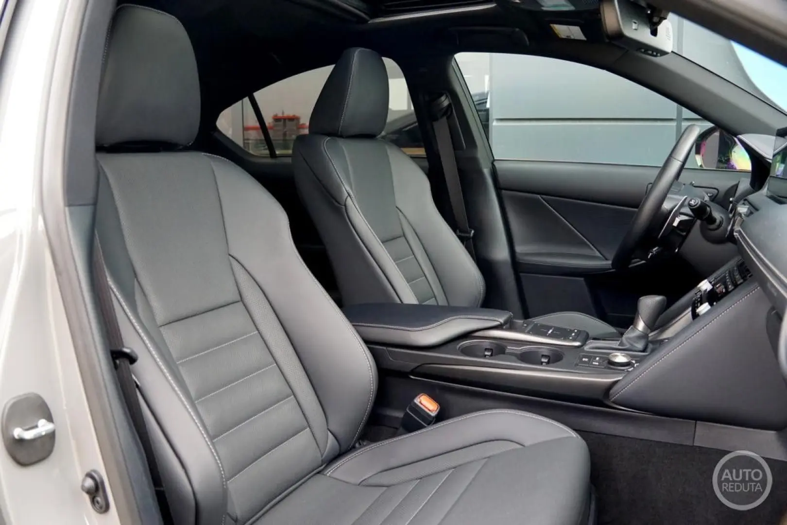 IS 500 F Sport Performance