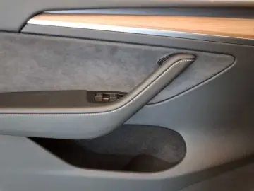 Model Y Long Range Dual Motor AWD
