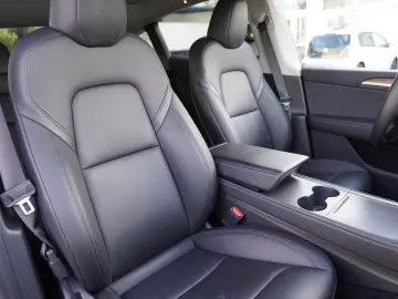 Model Y Performance* Matrix-LED* Mwst ausweisbar