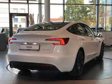 Model 3 AWD Long Range Dual Highland Sbel LED