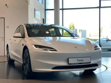 Model 3 AWD Long Range Dual Highland Sbel LED