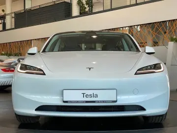 Model 3 AWD Long Range Dual Highland Sbel LED