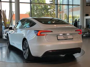 Model 3 AWD Long Range Dual Highland Sbel LED