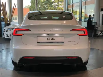 Model 3 AWD Long Range Dual Highland Sbel LED