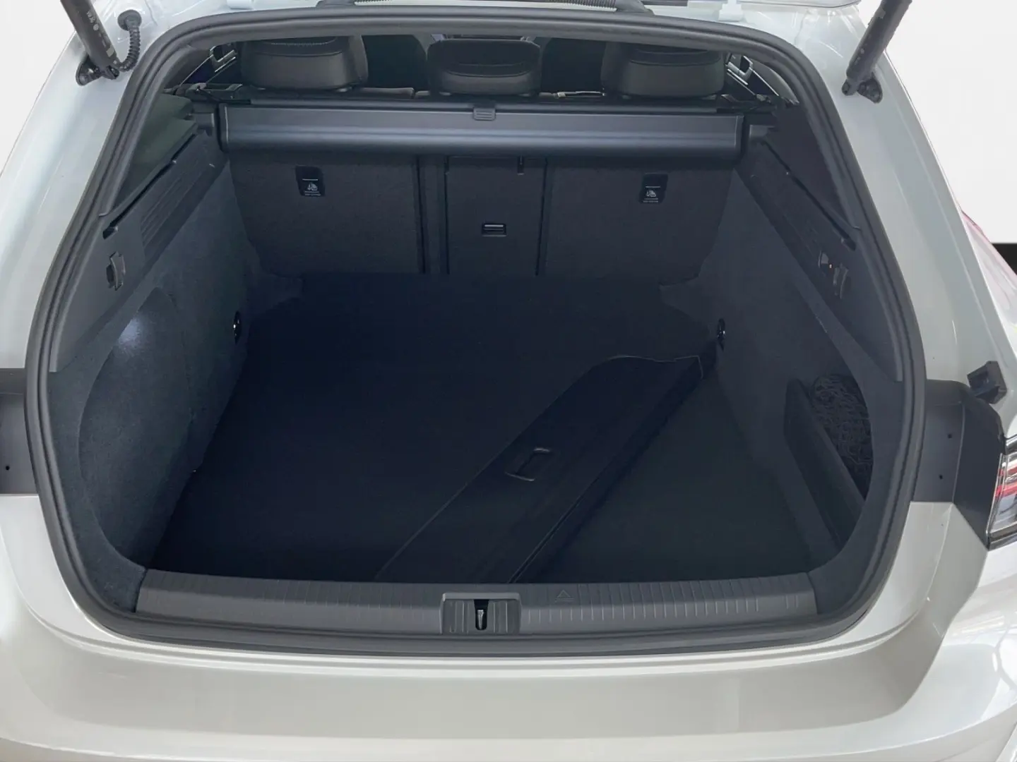 Arteon R Shooting Brake  4MOTION/7-Gang-DSG/AHK/