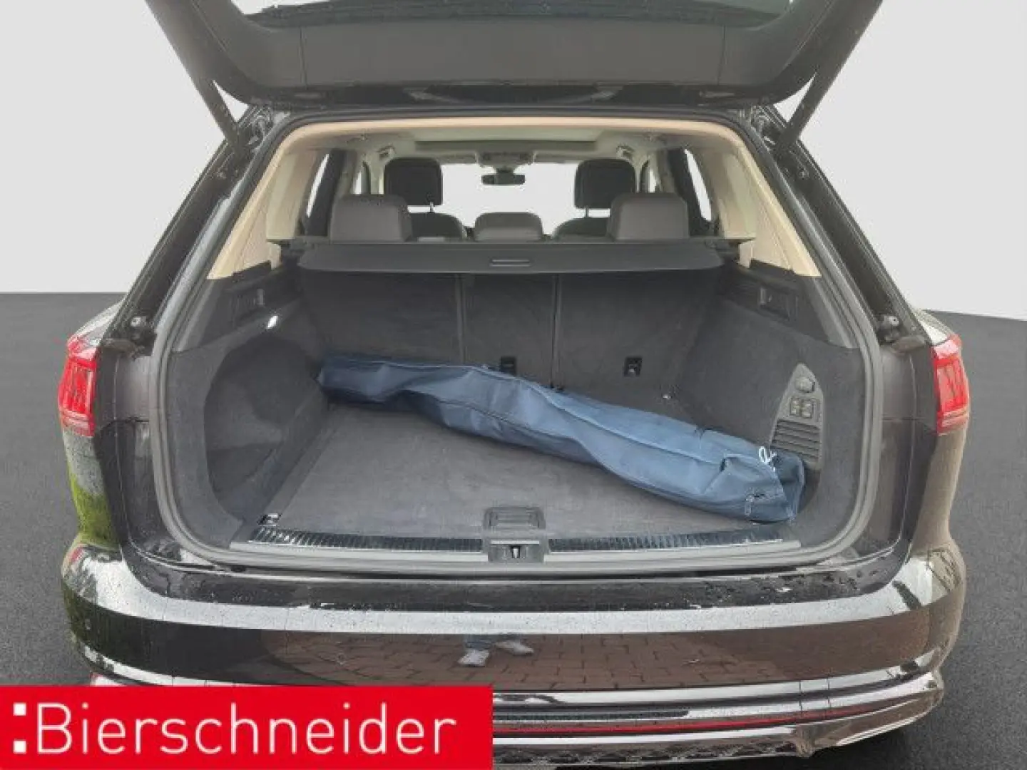 Touareg 3.0 TSI R-Line AHK PANO STAND HuD 360