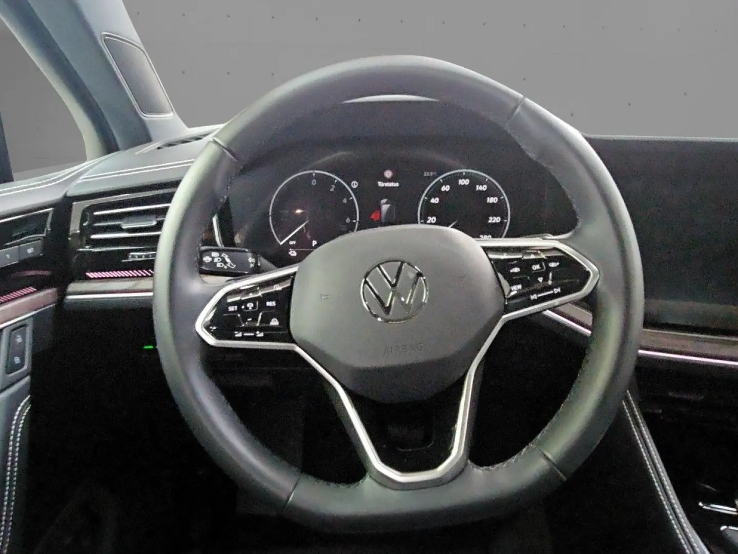 Touareg Elegance 3.0 eHybrid IQ LUFT PANO 360°