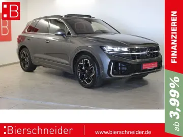 Touareg 3.0 TSI 2x R-Line 20 PANO AHK STAND