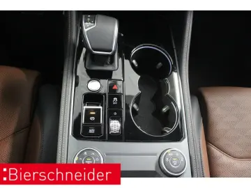 Touareg 3.0 TSI 2x R-Line 20 PANO AHK STAND
