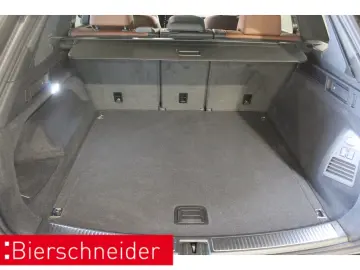 Touareg 3.0 TSI 2x R-Line 20 PANO AHK STAND