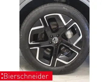 Touareg 3.0 TSI 2x R-Line 20 PANO AHK STAND