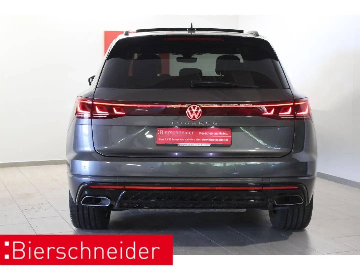 Touareg 3.0 TSI 2x R-Line 20 PANO AHK STAND
