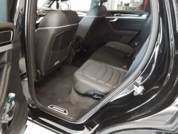Touareg R-LINE BLACK STYLE 3.0TSI 340PS NP.119T