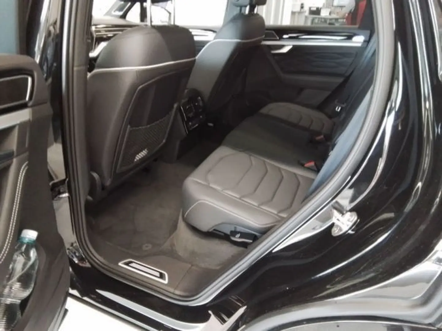 Touareg R-LINE BLACK STYLE 3.0TSI 340PS NP.119T