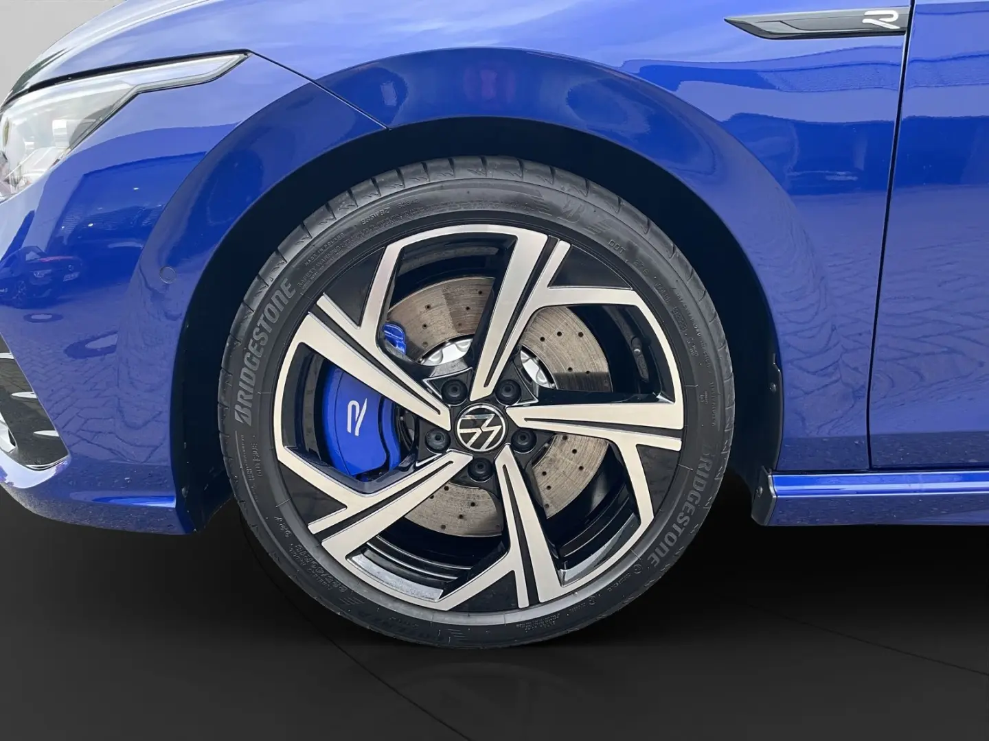 Golf VIII Variant R 2.0 TSI OPF 4Motion +DSG+LED