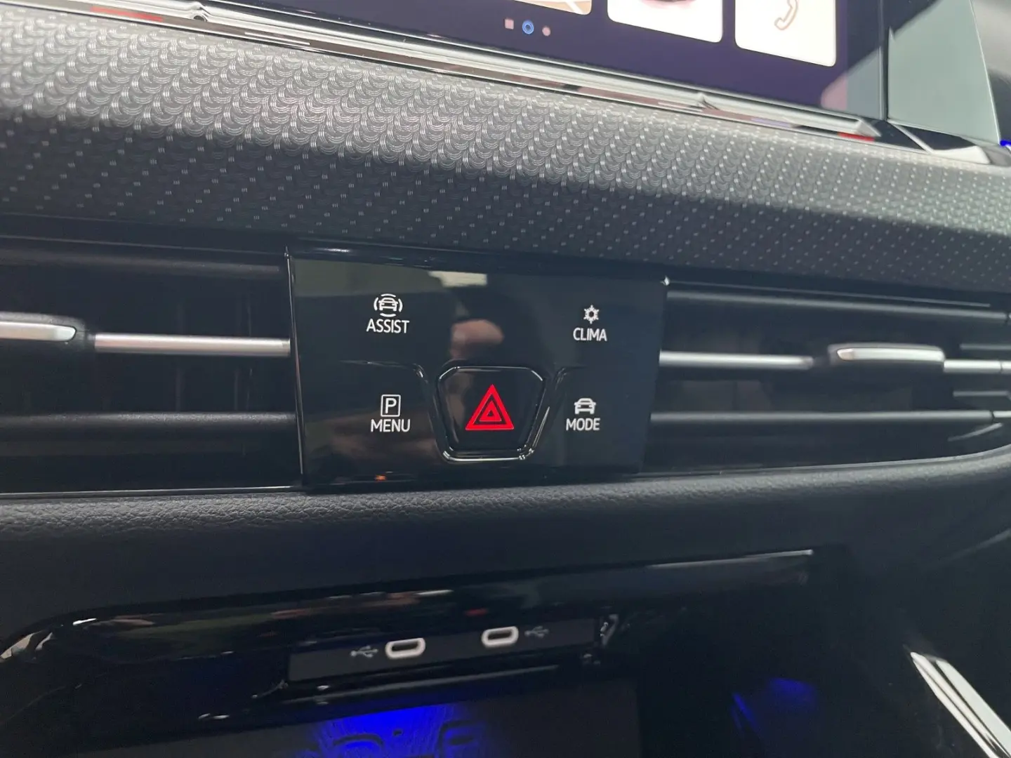 Golf VIII Variant R 2.0 TSI OPF 4Motion +DSG+LED