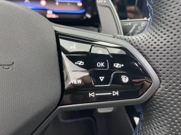 Golf VIII Variant R 2.0 TSI OPF 4Motion +DSG+LED