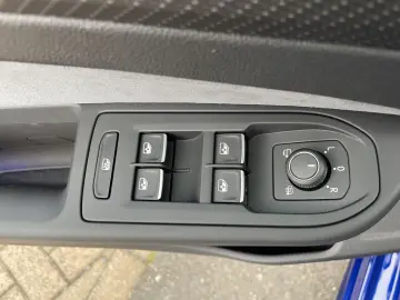 Golf VIII Variant R 2.0 TSI OPF 4Motion +DSG+LED