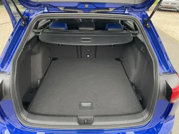 Golf VIII Variant R 2.0 TSI OPF 4Motion +DSG+LED