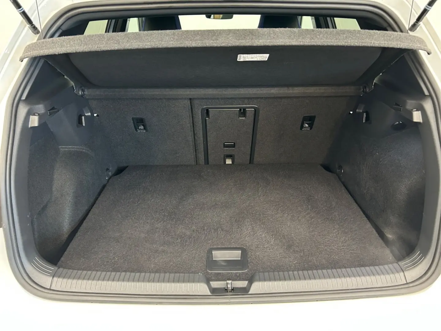 Golf R 2.0 TSI DSG*Matrix*Navi*KAM*ACC*Memory*