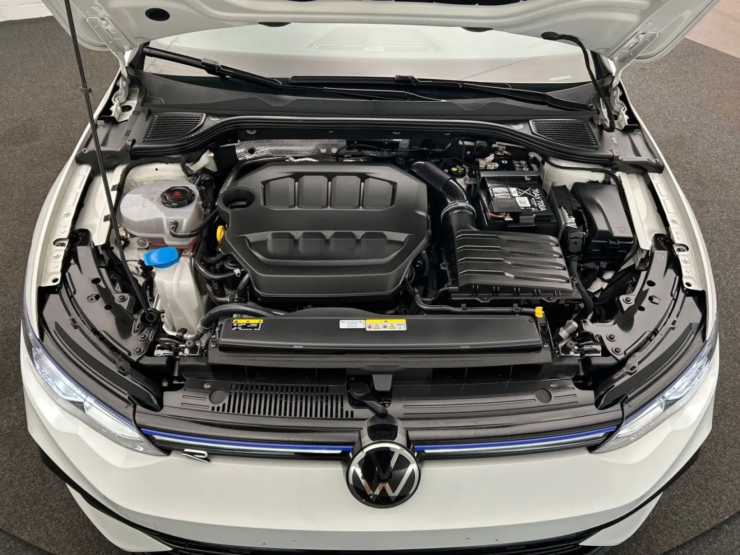 Golf R 2.0 TSI DSG*Matrix*Navi*KAM*ACC*Memory*