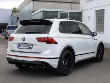 Tiguan R BLACKSTYLE 4M DSG HEADUP AHK DCC MATRIX