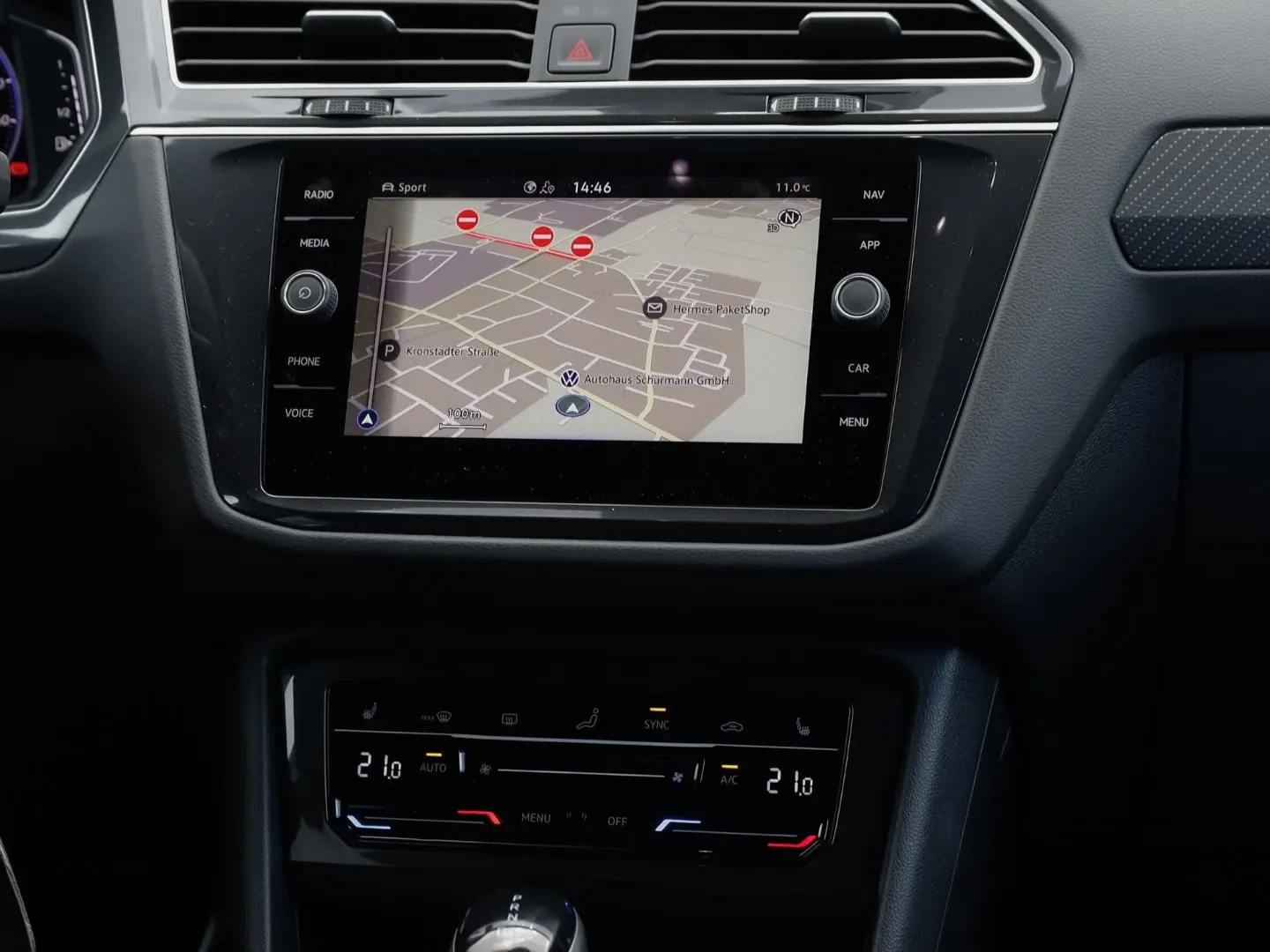Tiguan R BLACKSTYLE 4M DSG HEADUP AHK DCC MATRIX