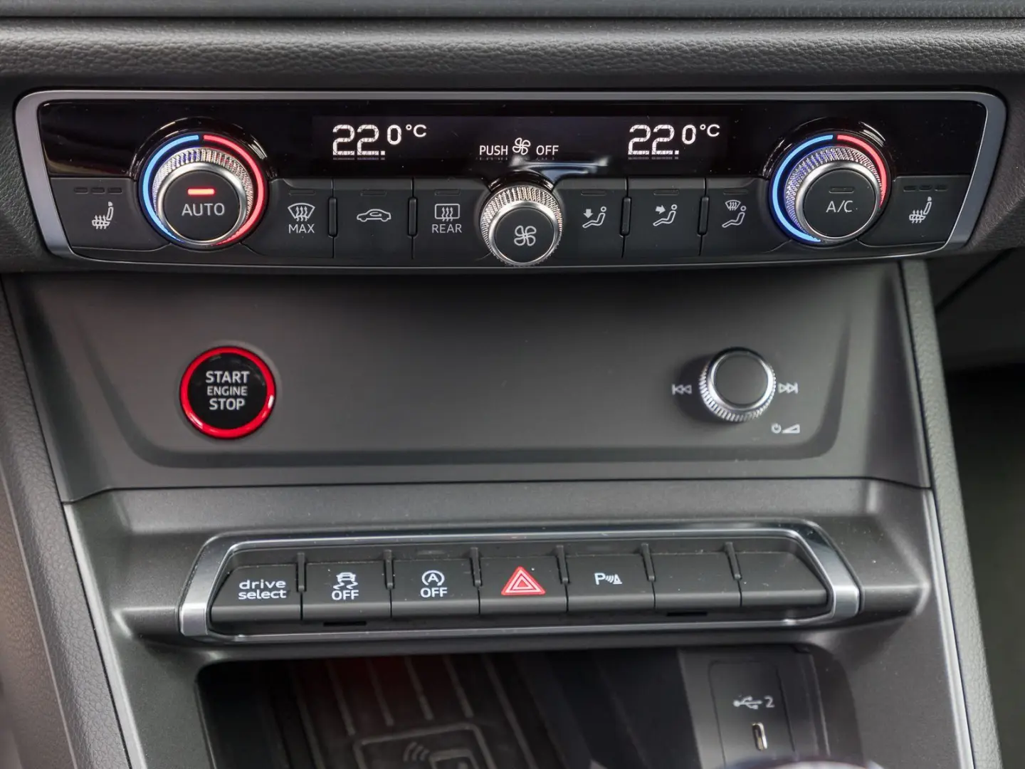 RS Q3 2.5 TFSI Q OPS+ MATRIX RS-AGA KAMERA