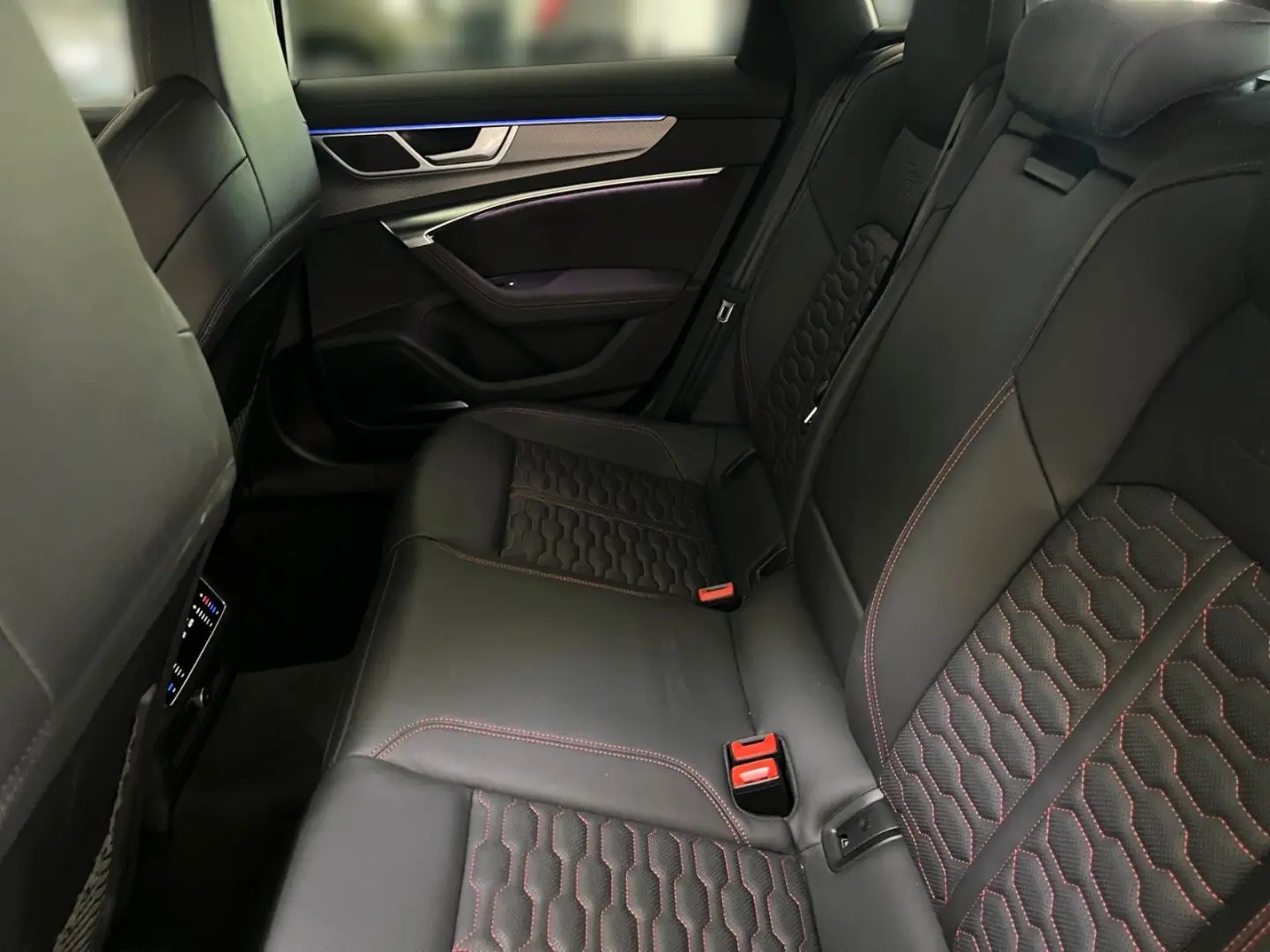 RS6 Avant 4.0 TFSI quattro/PANO-DA/B&O/LEDER/22Z