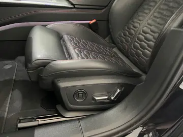 RS6 Avant 4.0 TFSI quattro/PANO-DA/B&O/LEDER/22Z