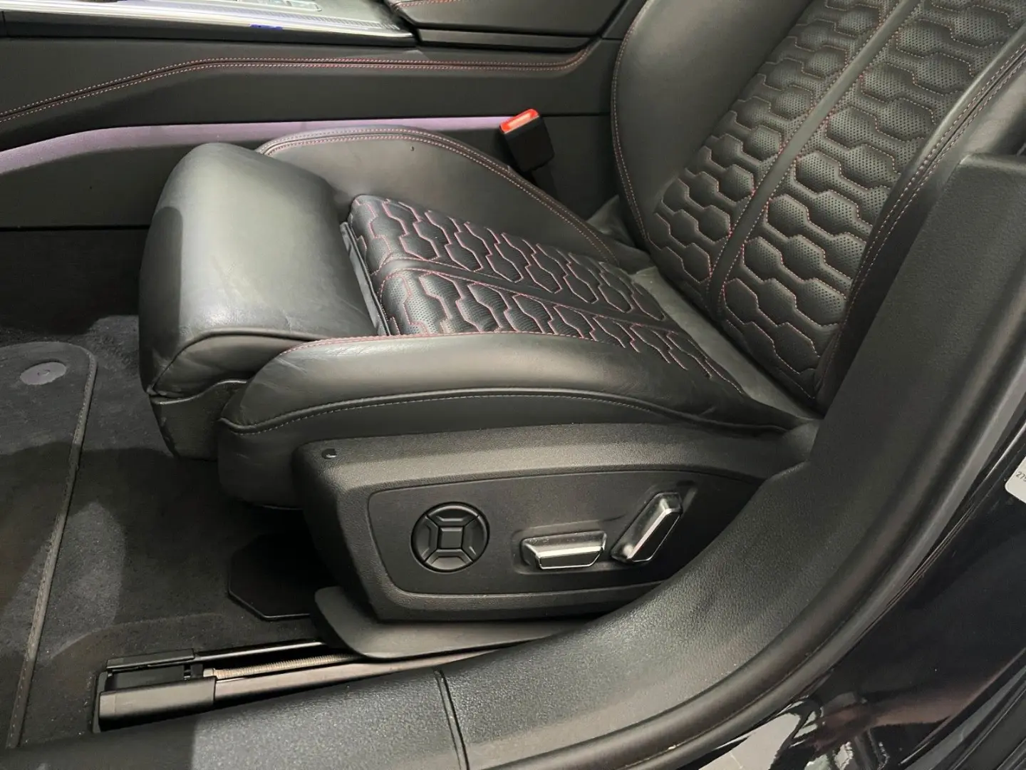 RS6 Avant 4.0 TFSI quattro/PANO-DA/B&O/LEDER/22Z