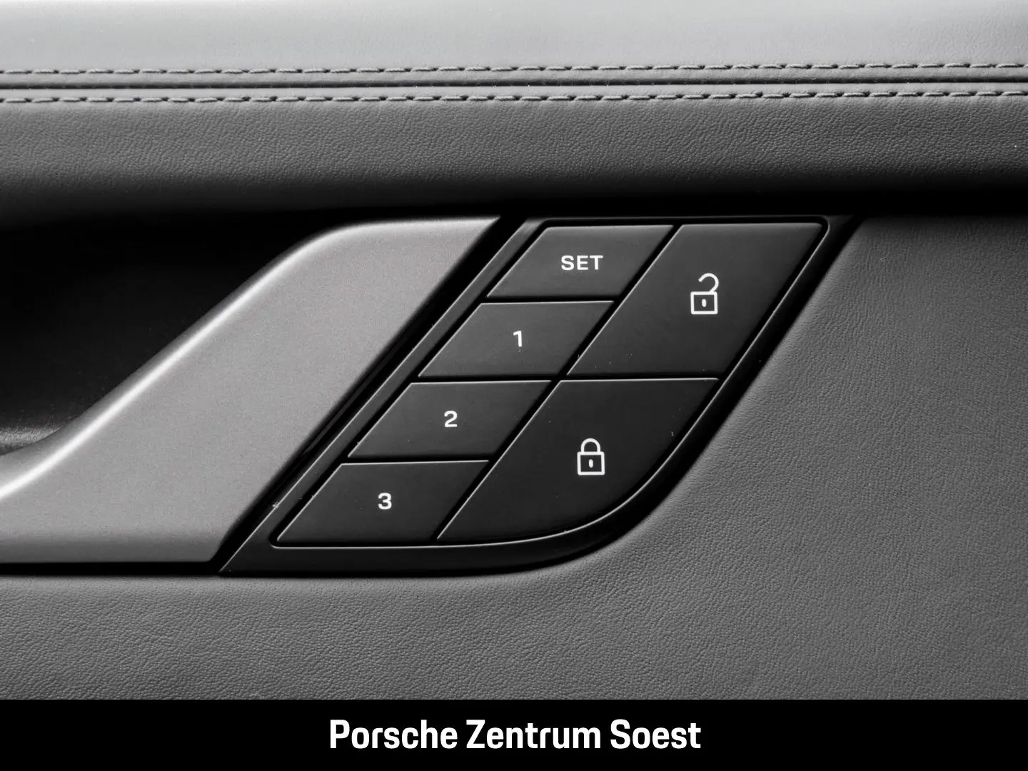 911 Carrera 4S/PDLS-Plus/Sport-Chrono/BOSE