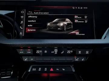 RS3 Lim. 2.5 TFSI qu. PANO|KERAMIK|CARBON|B&O
