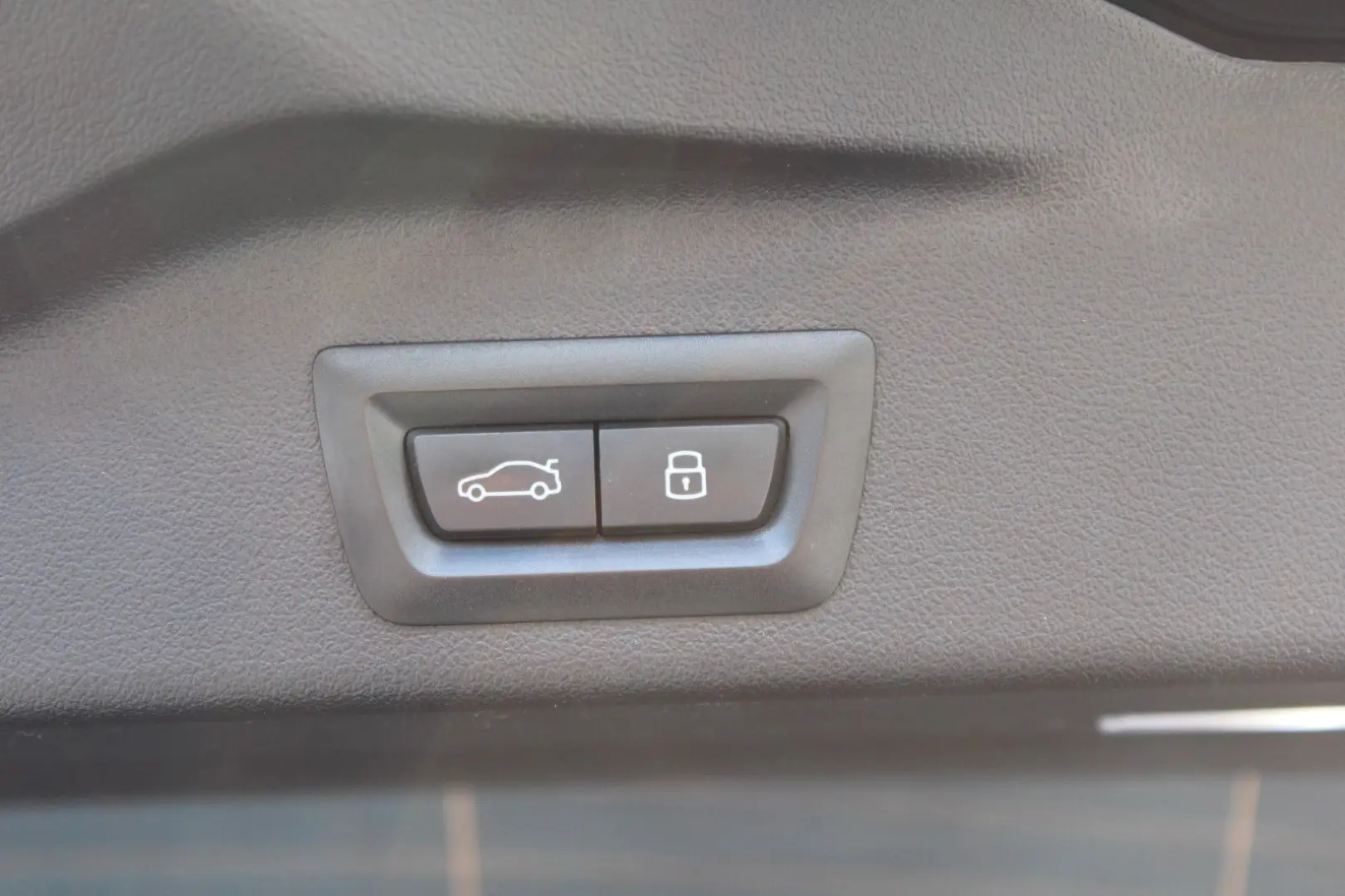 X5 xDrive50e - M-Sport - Dach - Leder