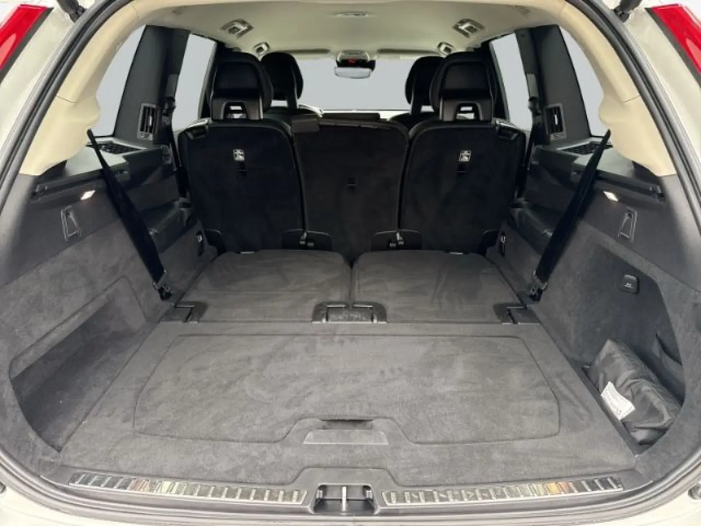 XC90 Inscription Expression Recharge  AWD T8 7-S