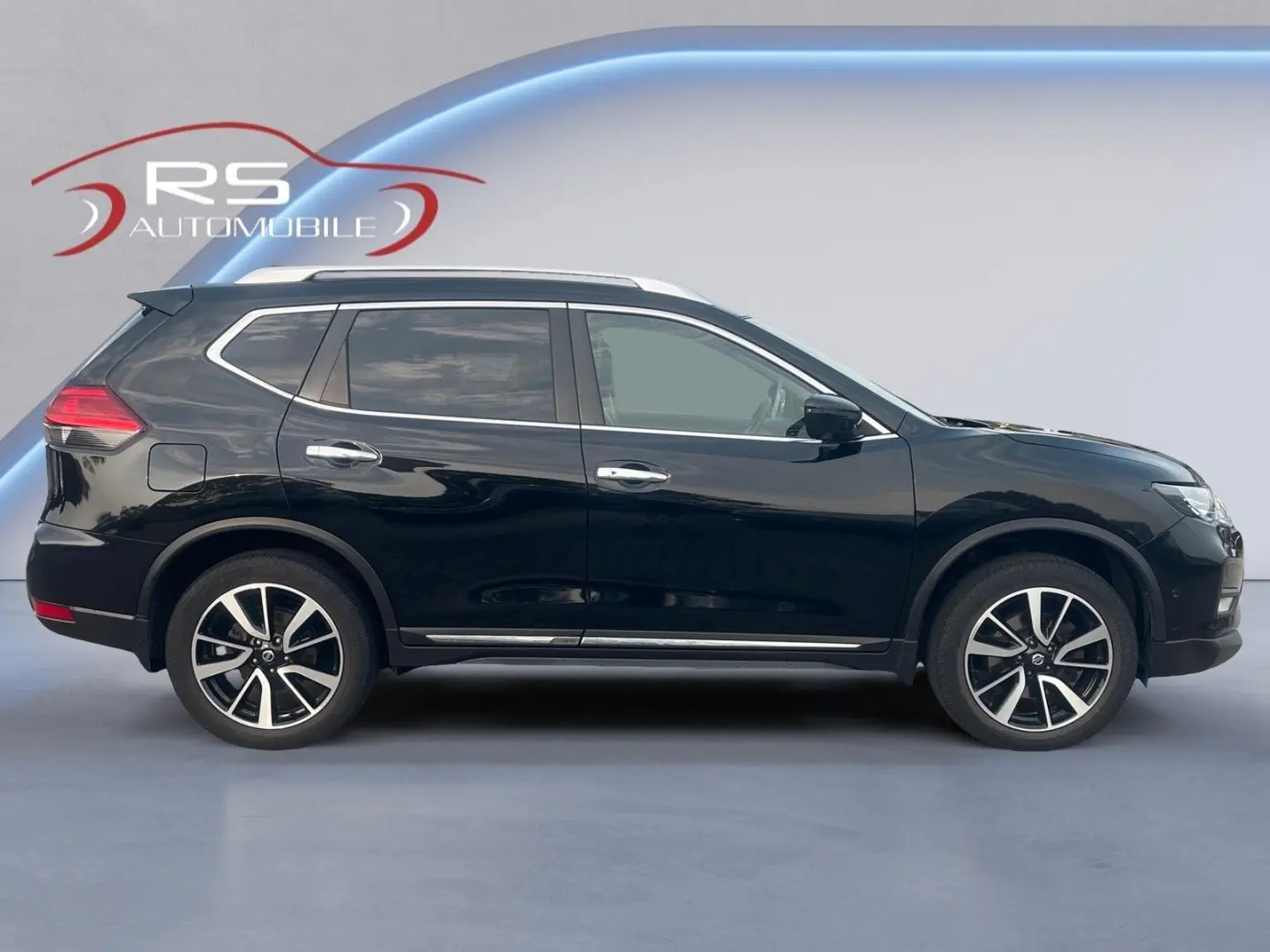 NISSAN X-Trail Tekna  / 7 LOCURI / LEASING