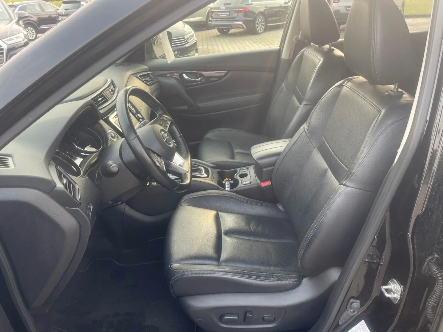 NISSAN X-Trail Tekna  / 7 LOCURI / LEASING