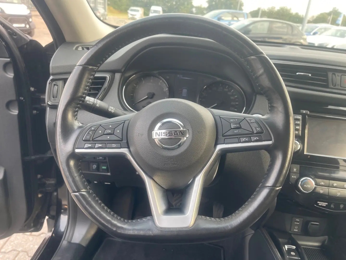 NISSAN X-Trail Tekna  / 7 LOCURI / LEASING